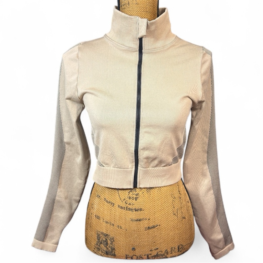 Women’s tan high-neck jacket full zip cropped Women’s size large | ag